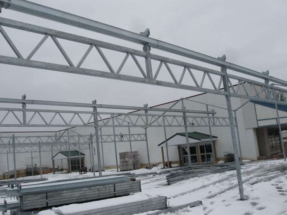 Petitti Mentor greenhouse exterior